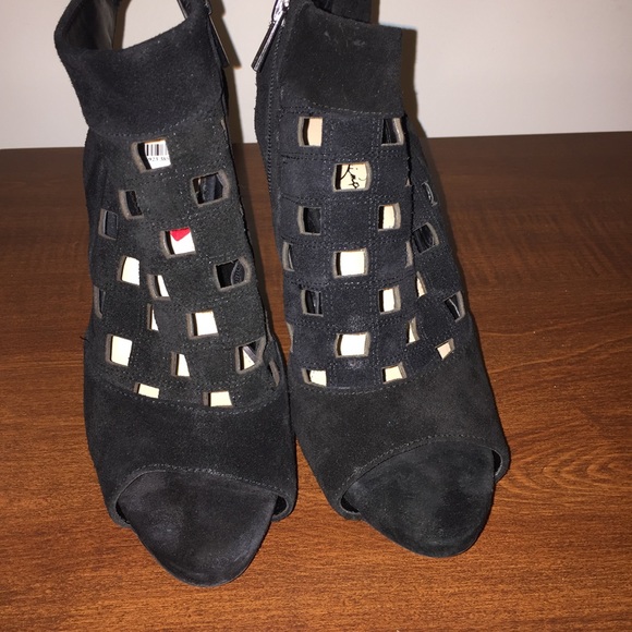 FLASH SALE!!  Jessica Simpson Heels - Picture 2 of 5